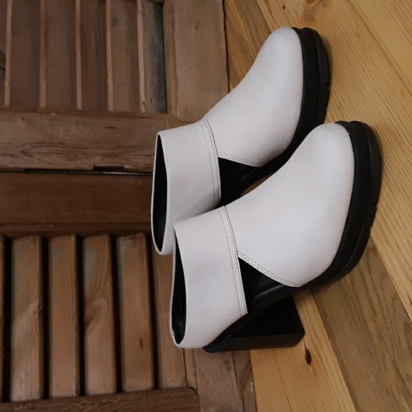 Sorel Shoes - SOREL Cream Sueded Leather Black Heeled Clogs, GUC, SZ 7